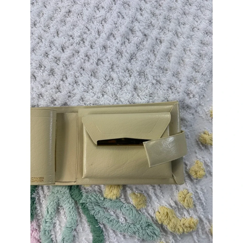 Prince Gardner Princess Genuine Cowhide Wallet For Men Cream Color Original‎ Box